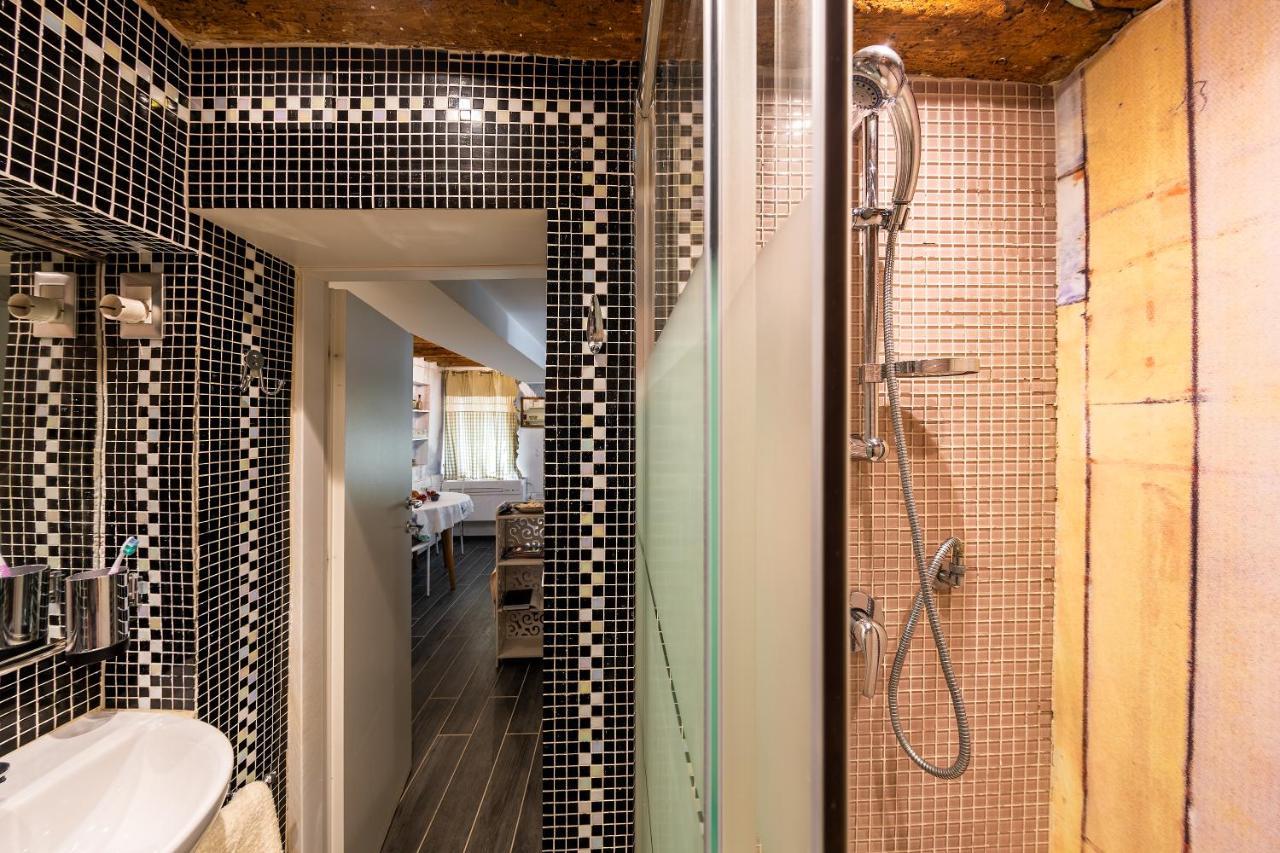 Ln Luxe Apartment Venice Canal View Екстер'єр фото