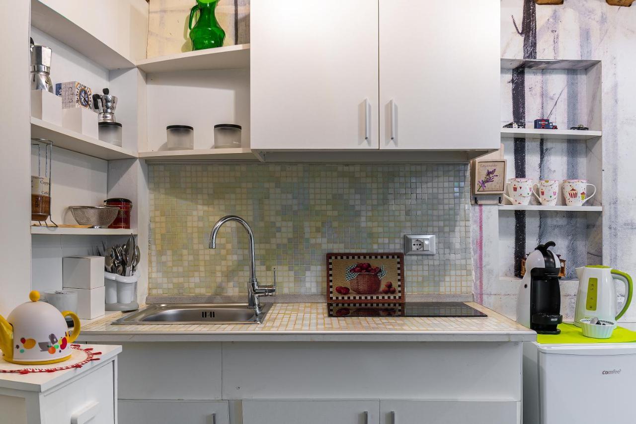 Ln Luxe Apartment Venice Canal View Екстер'єр фото